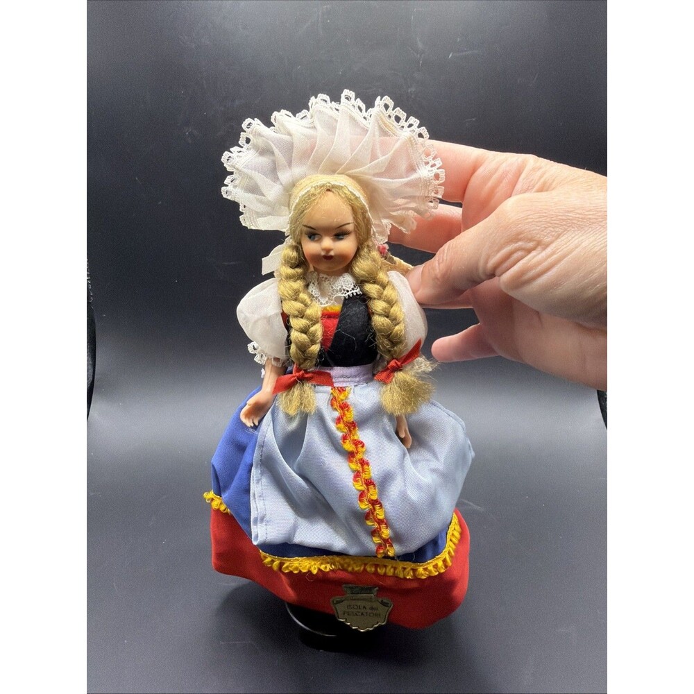 Vintage EROS Isola Dei Pescatori 10 IN Girl Doll in Traditional Costume Tag